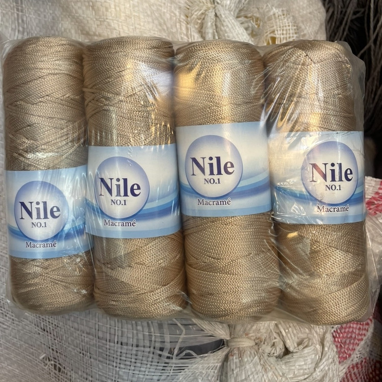 نخ مکرومه تک سوزنه ( 200 گرمی )